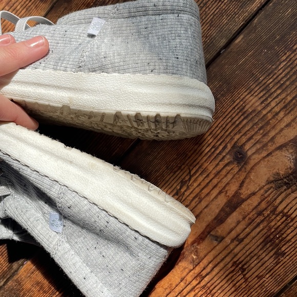 Tommy Bahama “Hey Dudes” Slipons - Picture 5 of 7